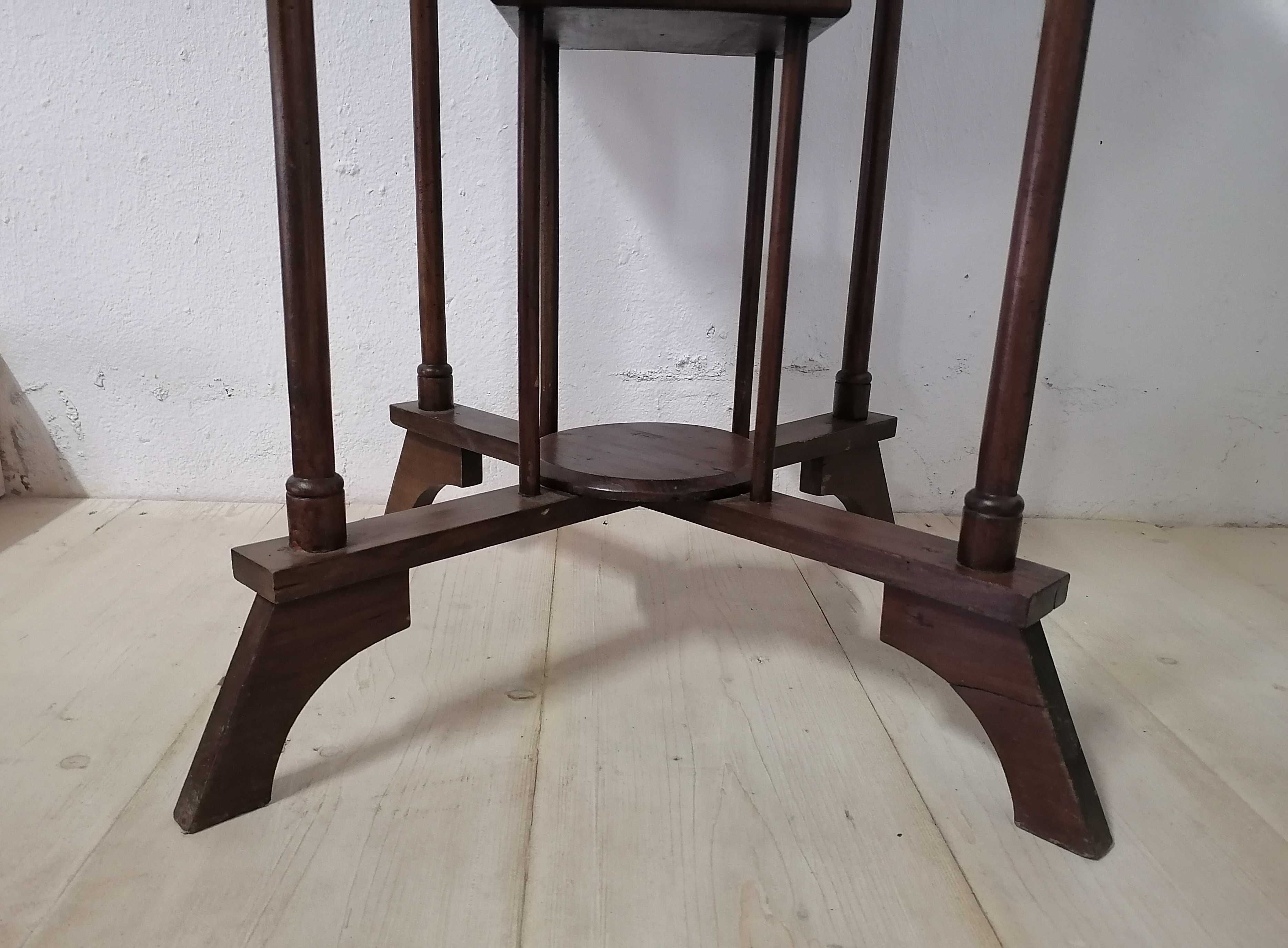 Masuta veche din lemn  /Masa/ Table