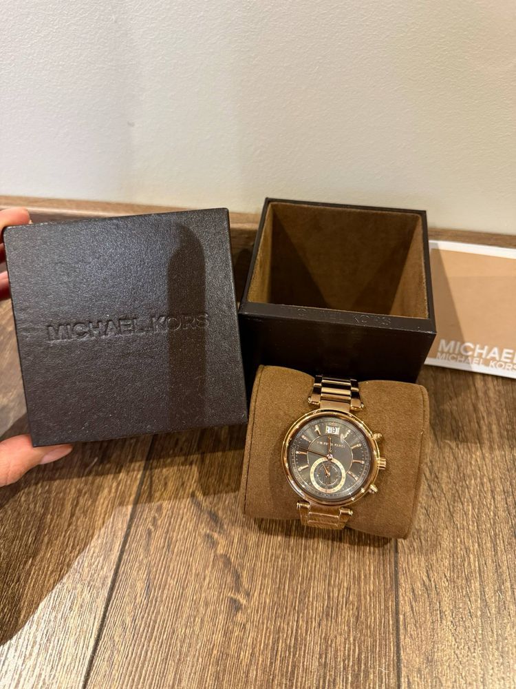 Часовник Michael Kors