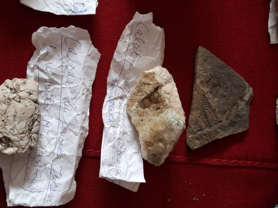 Vând roci de mare valoare geologică
