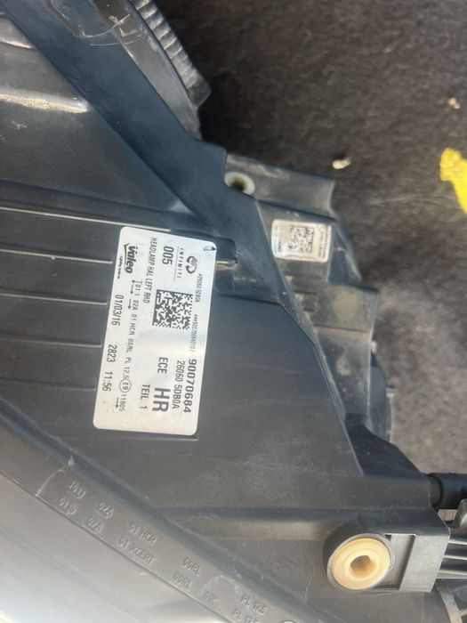 Оригинални фар,фарове за Инфинити Кю30 Infiniti Q30