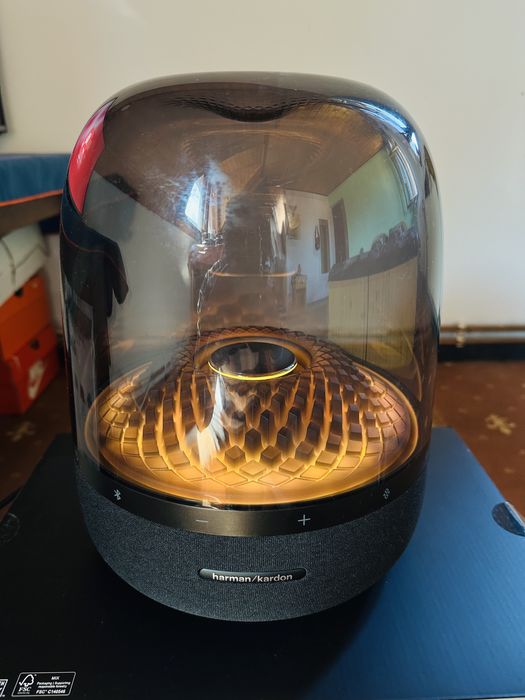 Harman Kardan Aura studio 4