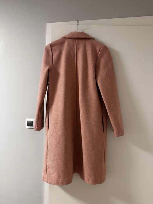 Розаво палто на марката зара