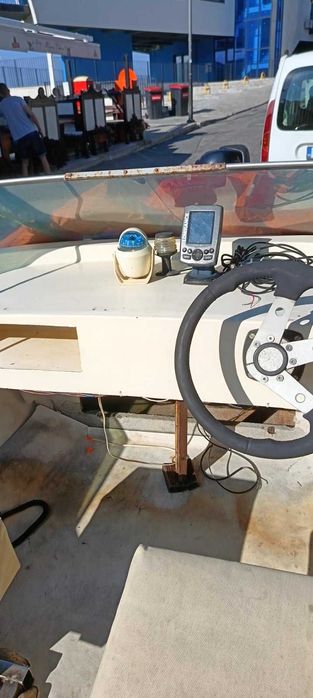 Продавам лодка-тип скутер CONERO DELFINO-450 1983 г. Без Колесар!!! Сз