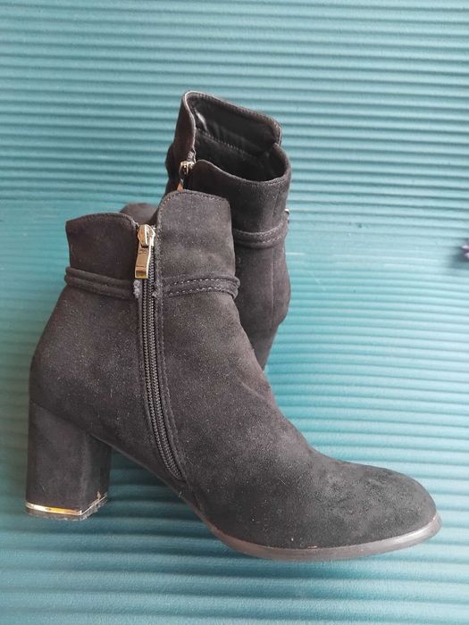 Дамски черни боти