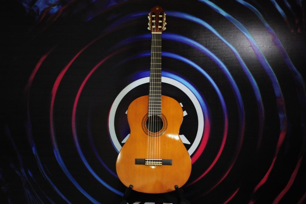 Самая популярная классическая гитара в мире YAMAHA C40/02