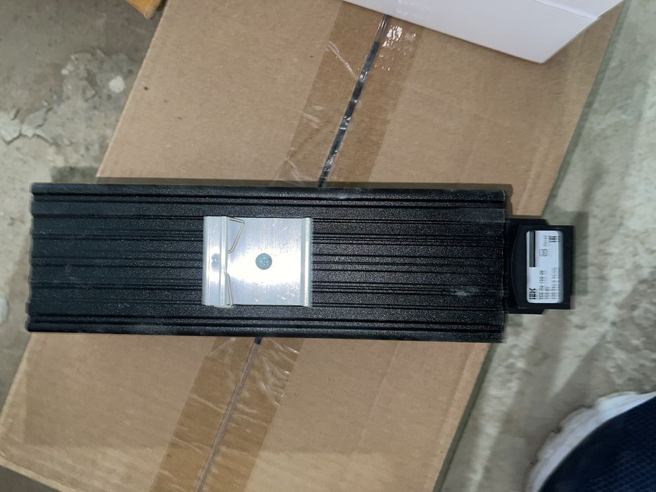 Обогреватель (встроенный вентилятор) 400Вт IP20 IEK