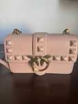 Pinko love studded crossbody bag розова чанта