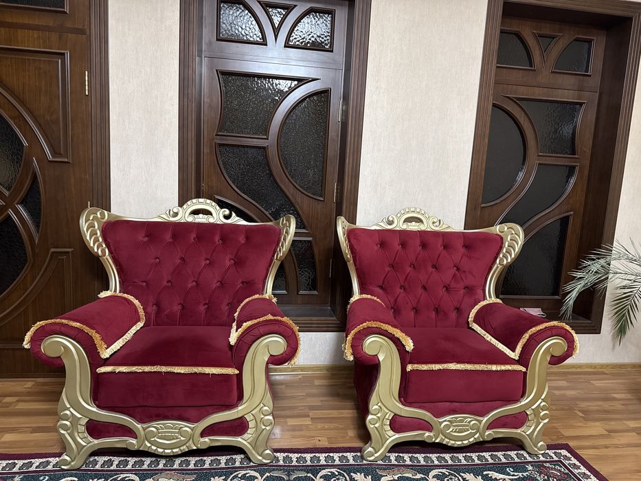 Mehmonxona uchun divan kreslo komplekt