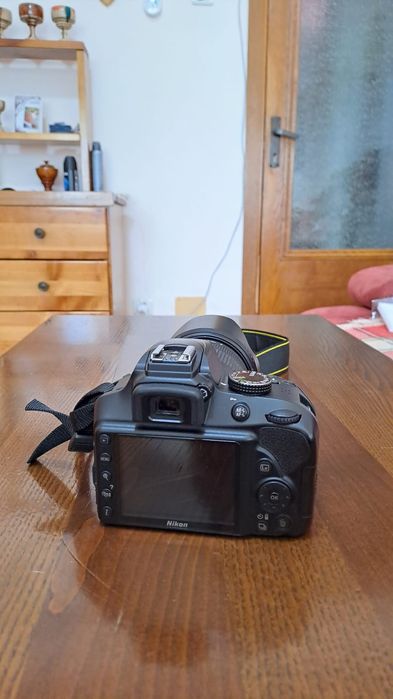 Nikon D3400 + obiectiv Sigma 18-50mm