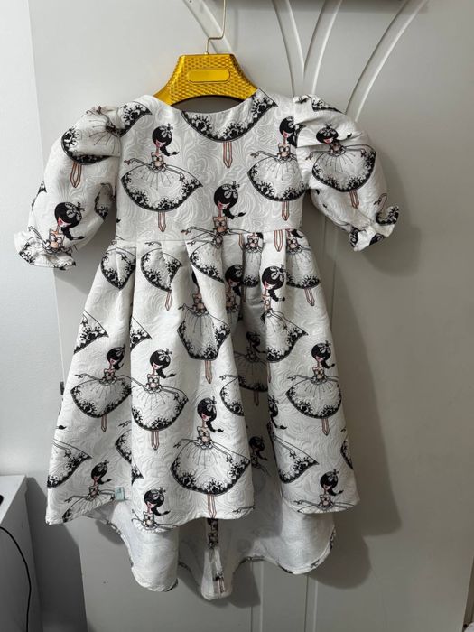 Платье на девочку.