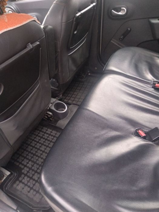 Продавам Дачия Лоджи