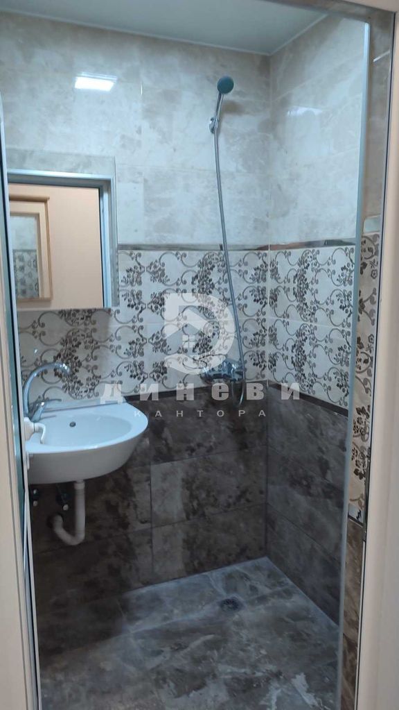 Дава се под наем Тристаен апартамент в Стара Загора, Център - 72 кв.м за 484.5 € - Снимка #10