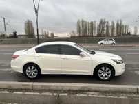 Продаю машину Honda Accord 8