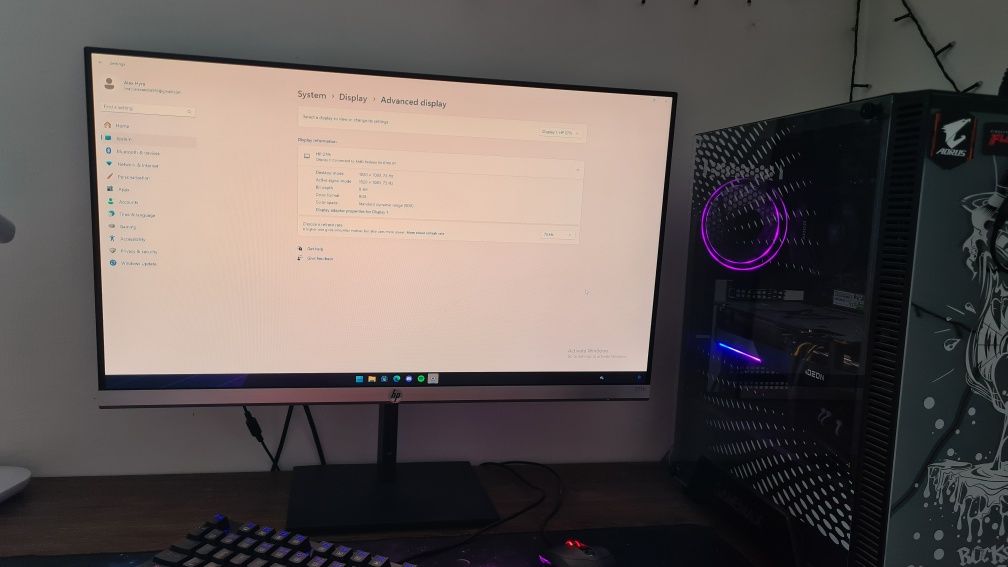 Monitor 75hz, 27fh.