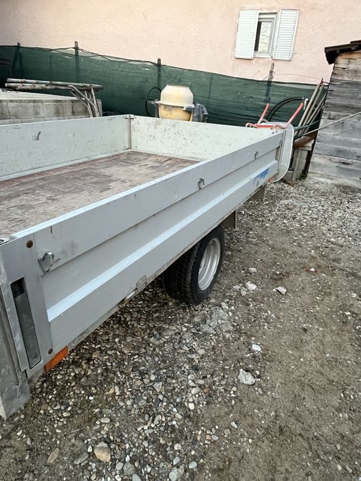 Vand remorca 1300 kg