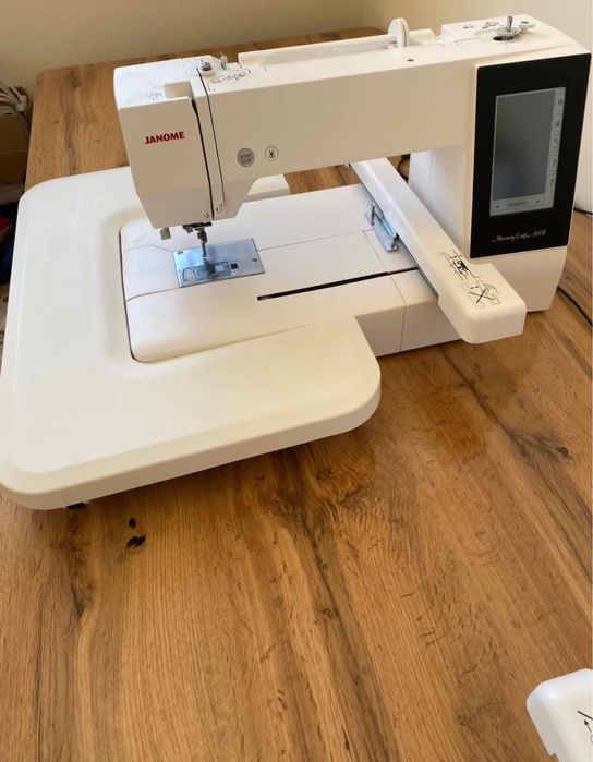 Вышивальная машинка  Janome Memory Craft 500E