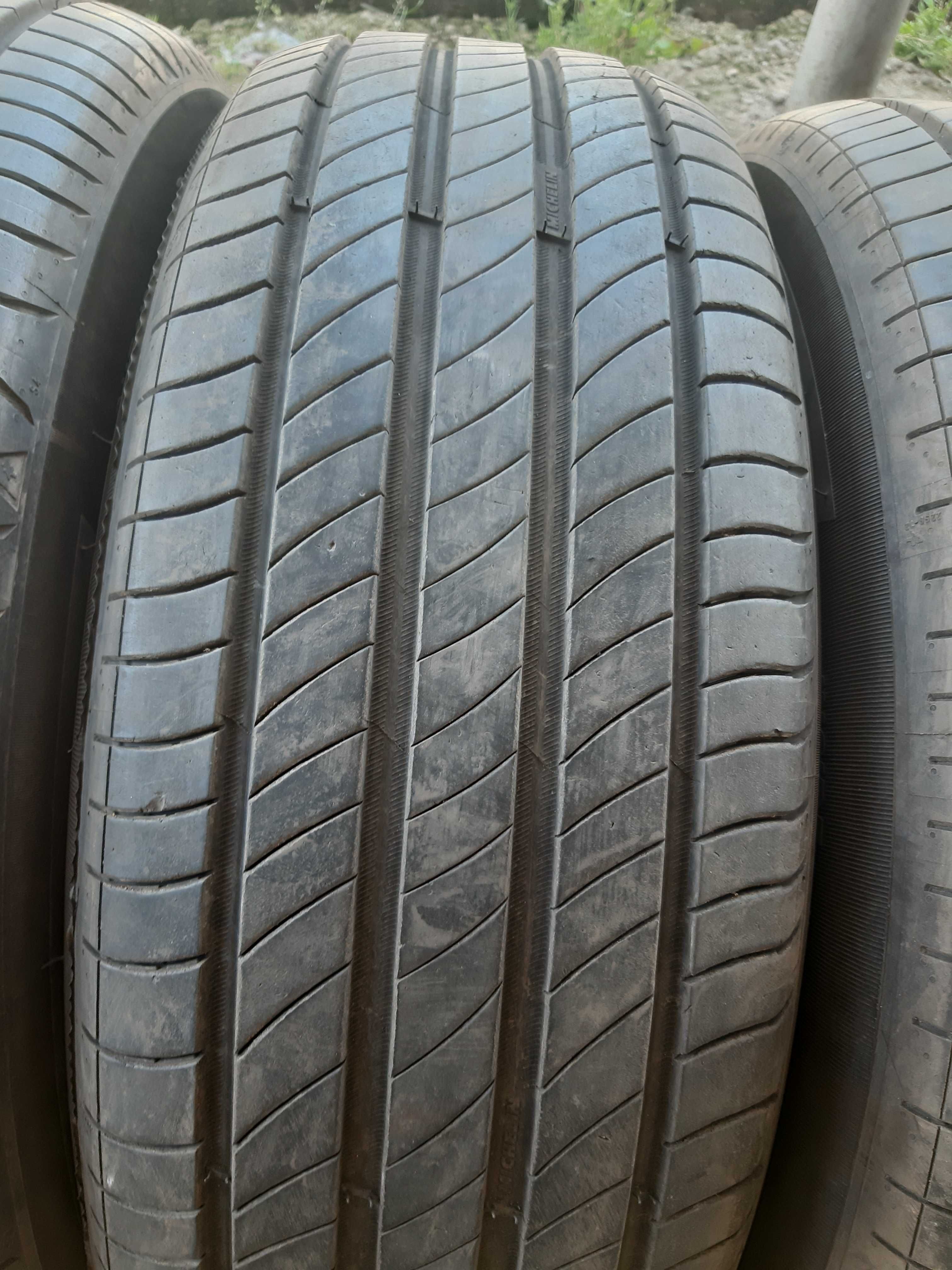 225/65 R17 MICHELIN DOT22