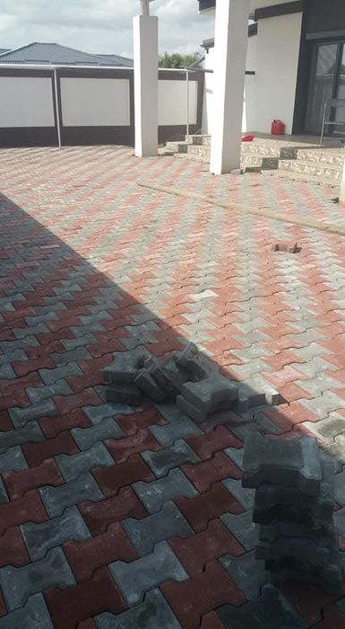 Executam lucrări de pavaje și rigole de orice tip