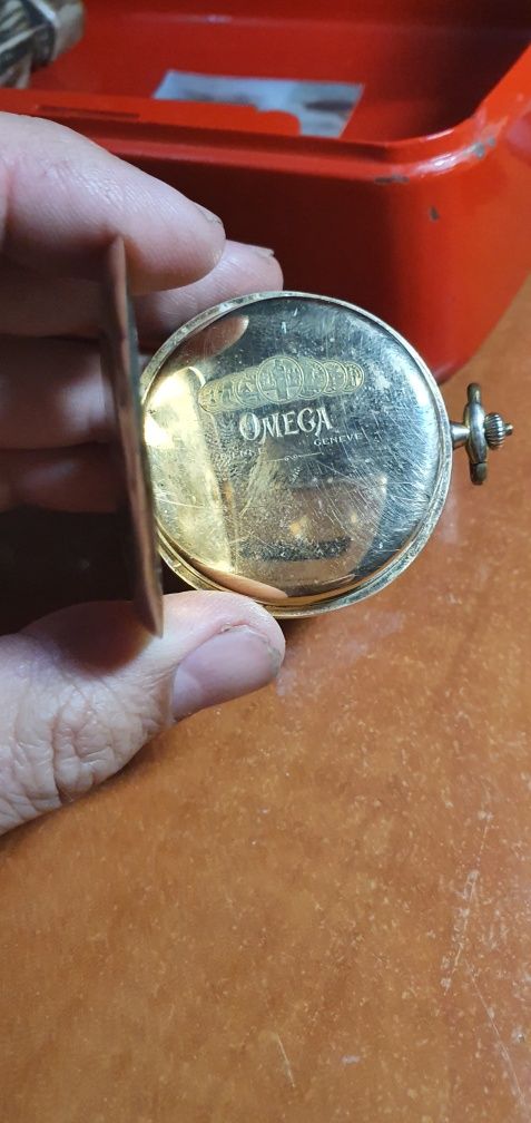 Vintage omega medaliat carcasa aur 14 carate servizata