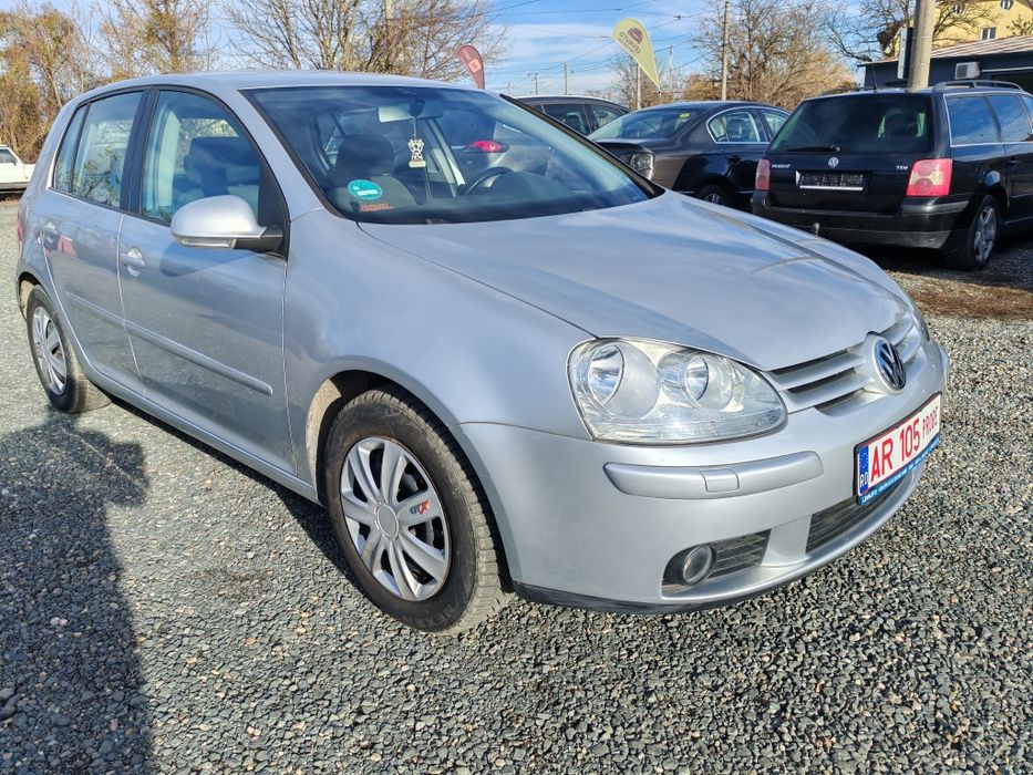 Volkswagen Golf V 1.4 benzina 2006 cash sau rate