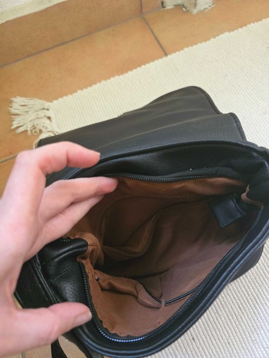 Geanta neagra tip postas