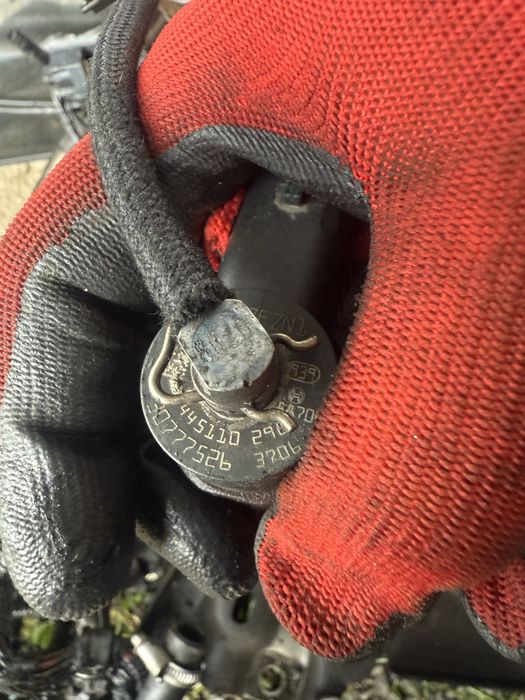 Дюзи за Volvo D5 2.4 дизел 2008 г