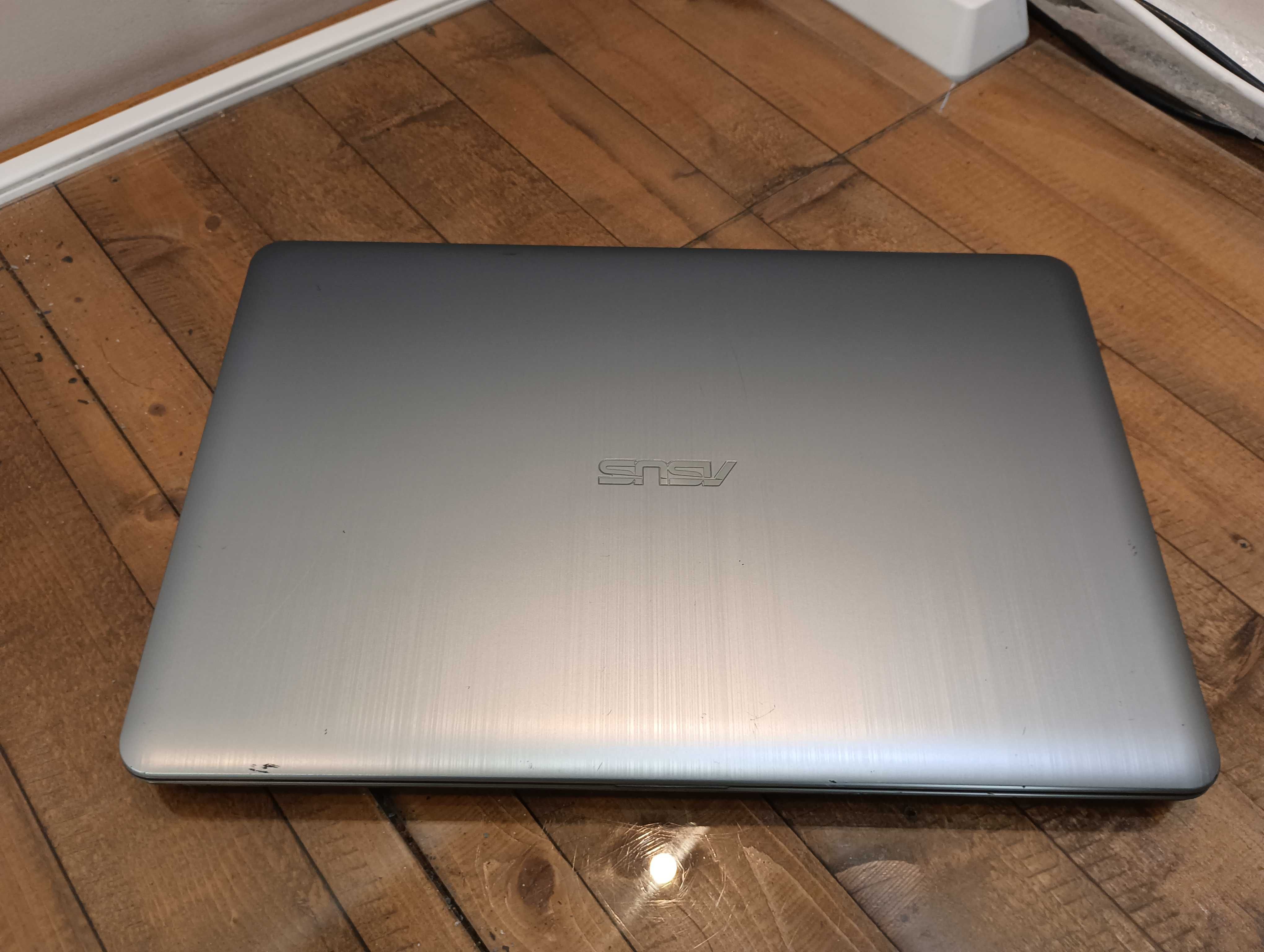 Лаптоп Asus VivoBook Max R541N