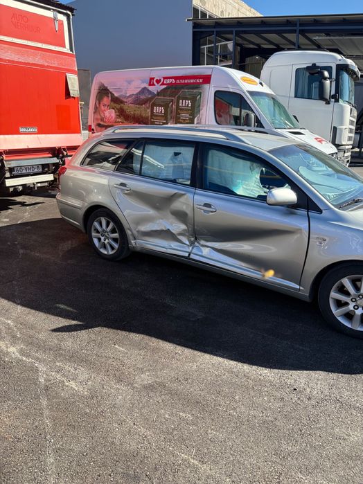 Тойота Авенсис Т25