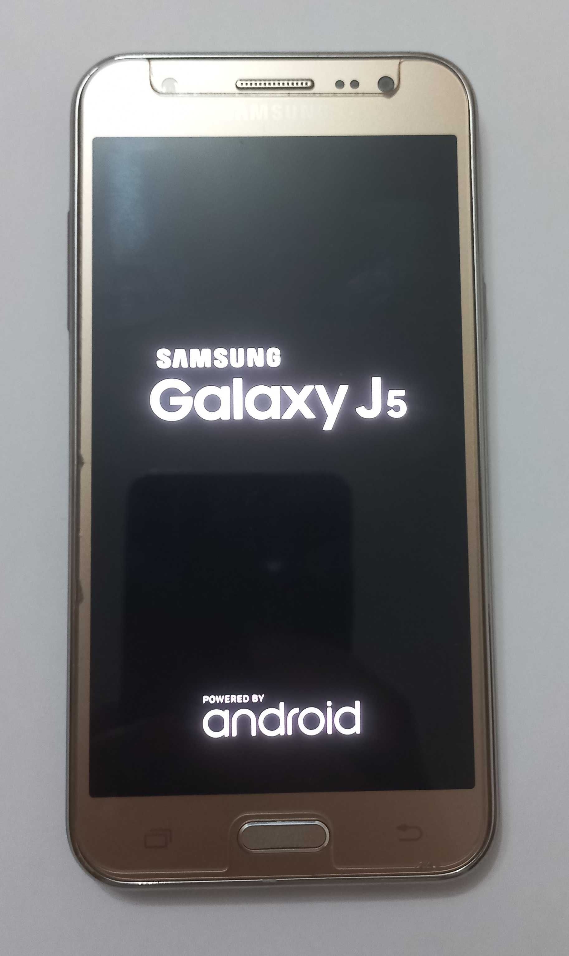 Samsung J5 uyali telefoni