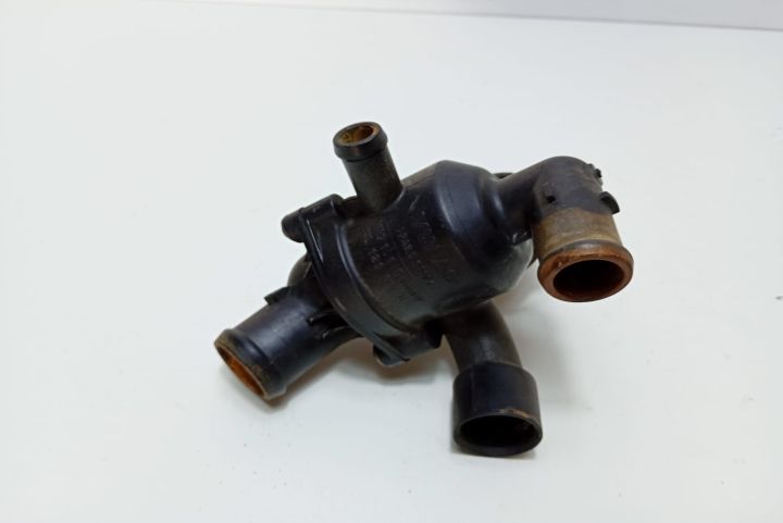 Carcasa termostat 03L121111R Volkswagen VW Passat B7 seria