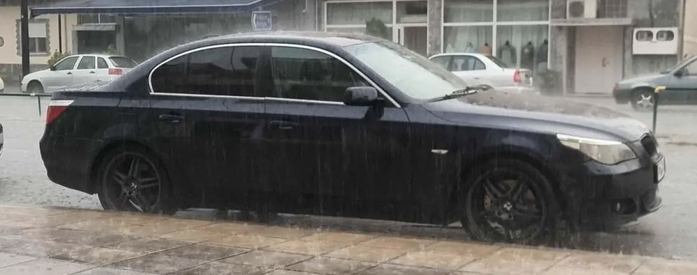 Бмв  автомобил Е60