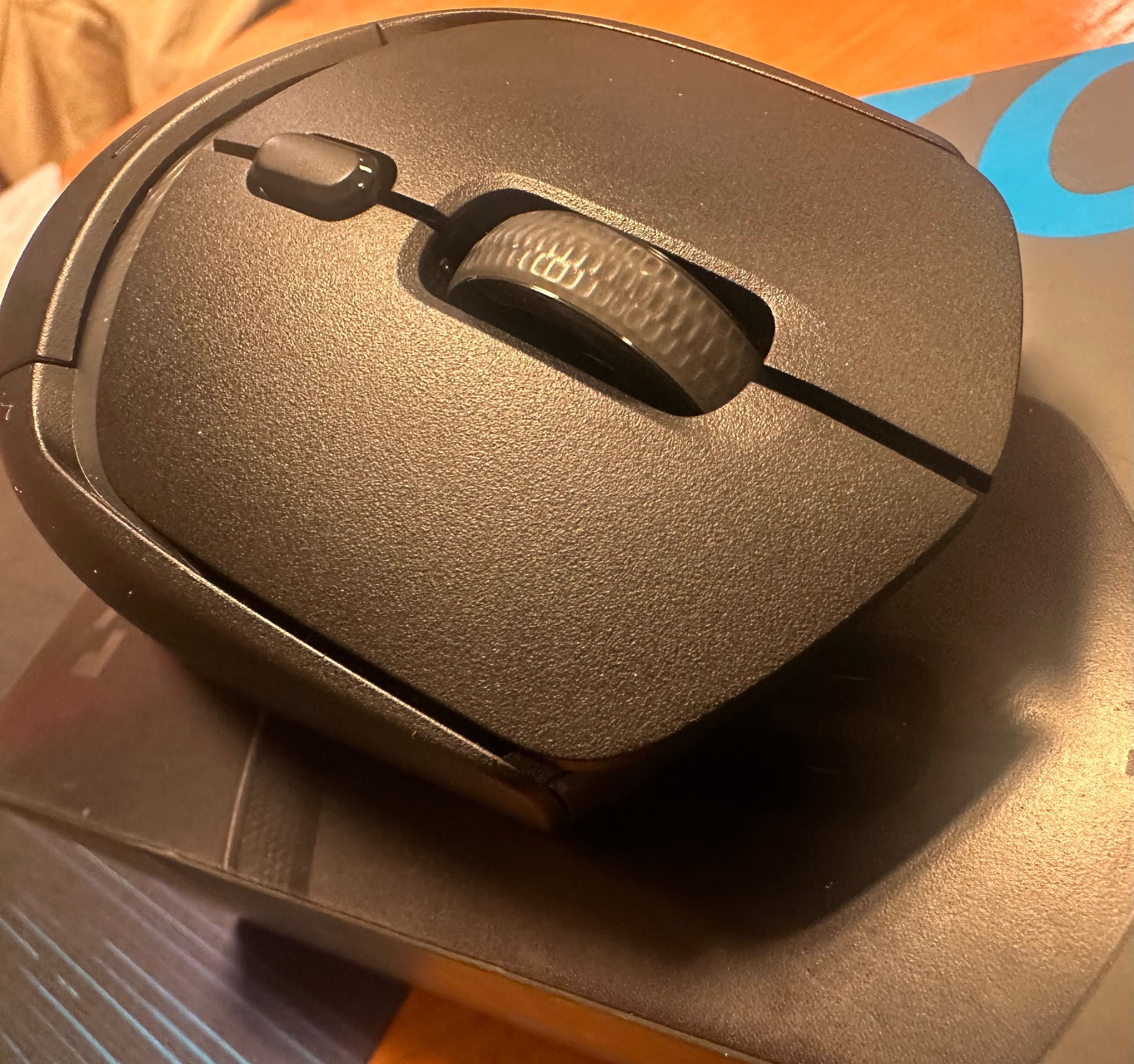 Logitech G309 Lightspeed - мишка като нова