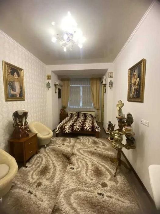 Двустаен имот в кв.Разсадника