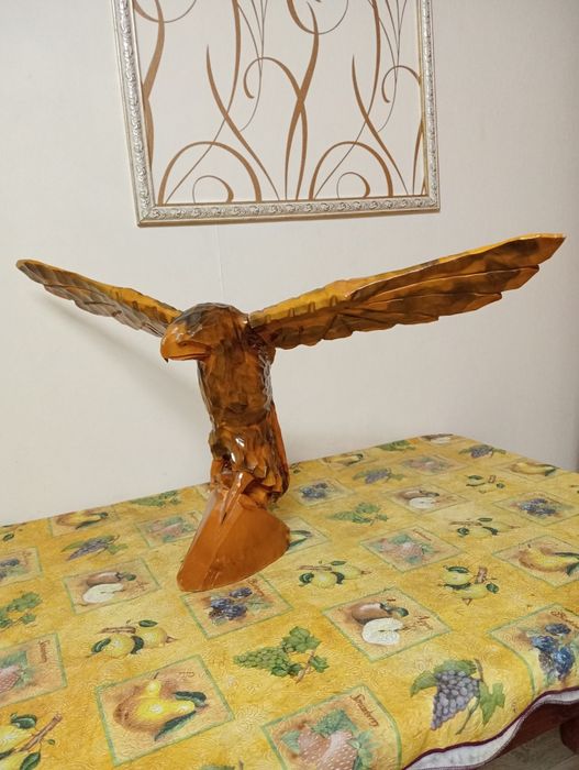 Продам статуэтку из дерева.