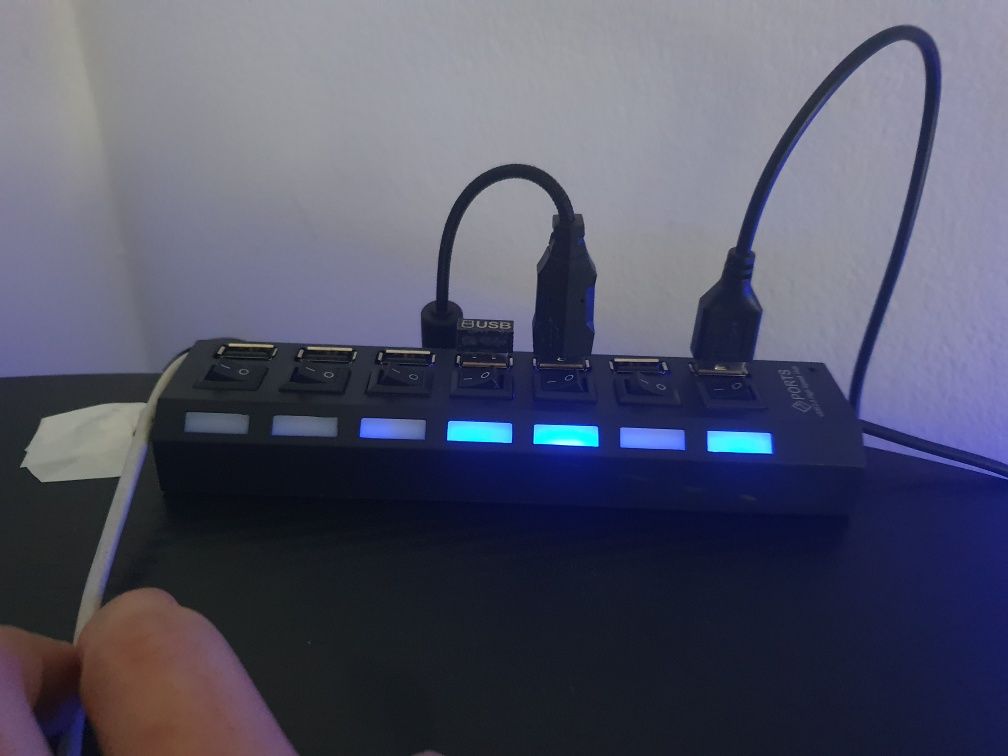 Porturi USB 7  on/off cu led