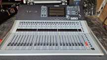Mixer digital Yamaha Tf3