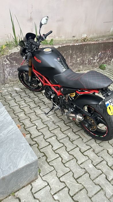 Vand/schimb Ducati monster 695 cafe racer,anul 2007.