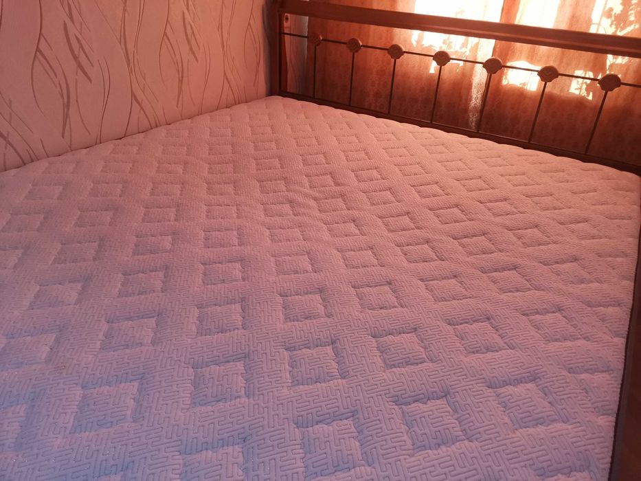 Продам кровать двуспальную б/у