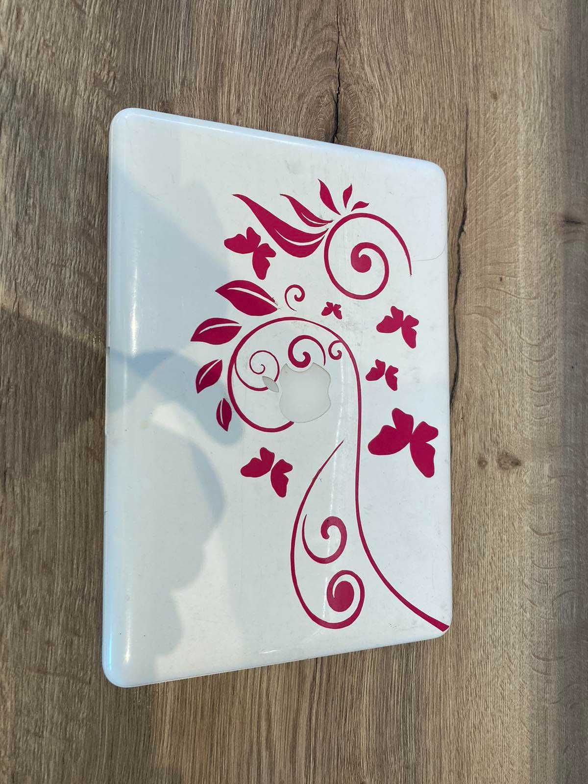 Apple Macbook 2 броя Бял и Черен Black White 2009