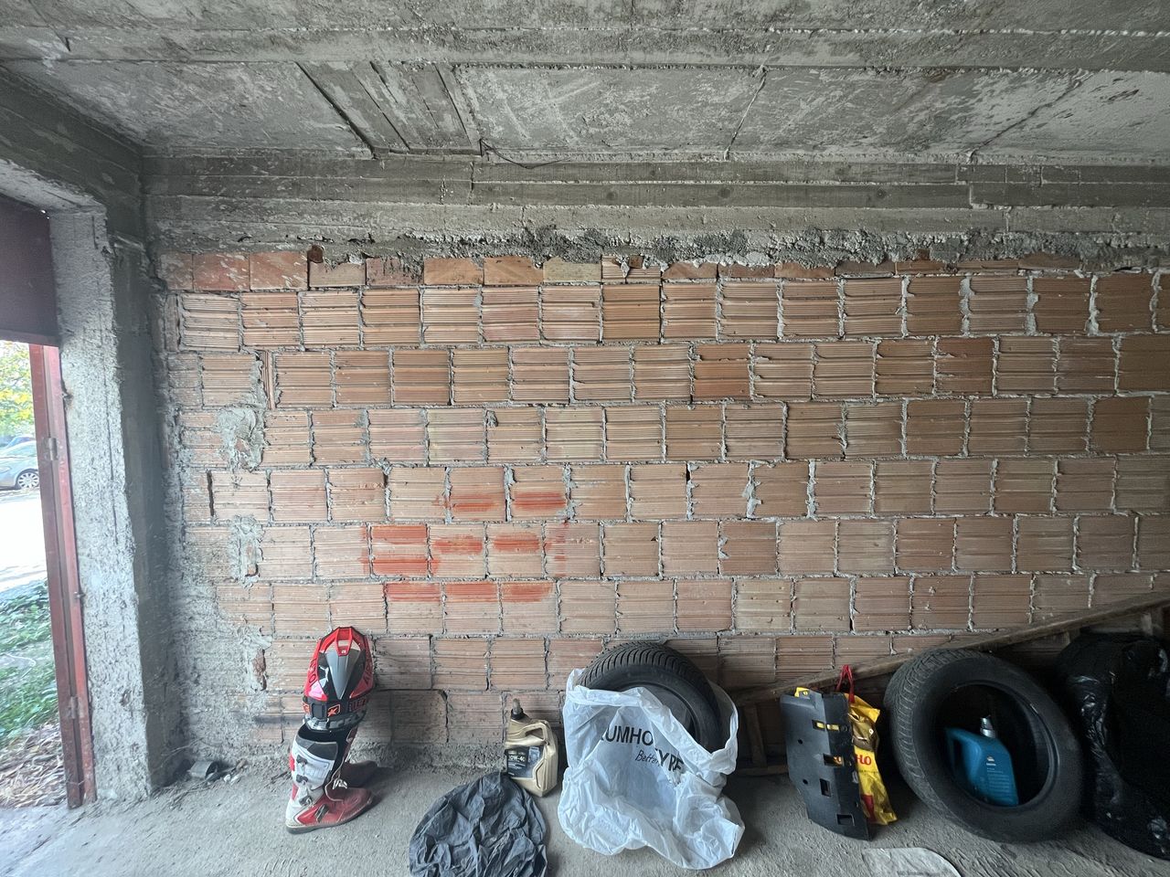 Продава се Гараж / Паркомясто в Казанлък - 20 кв.м за 1071 €/кв.м - Снимка #4