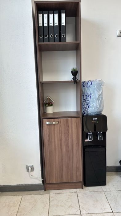 5 парта, 1 шкаф, 1 стеллаж продается вместе