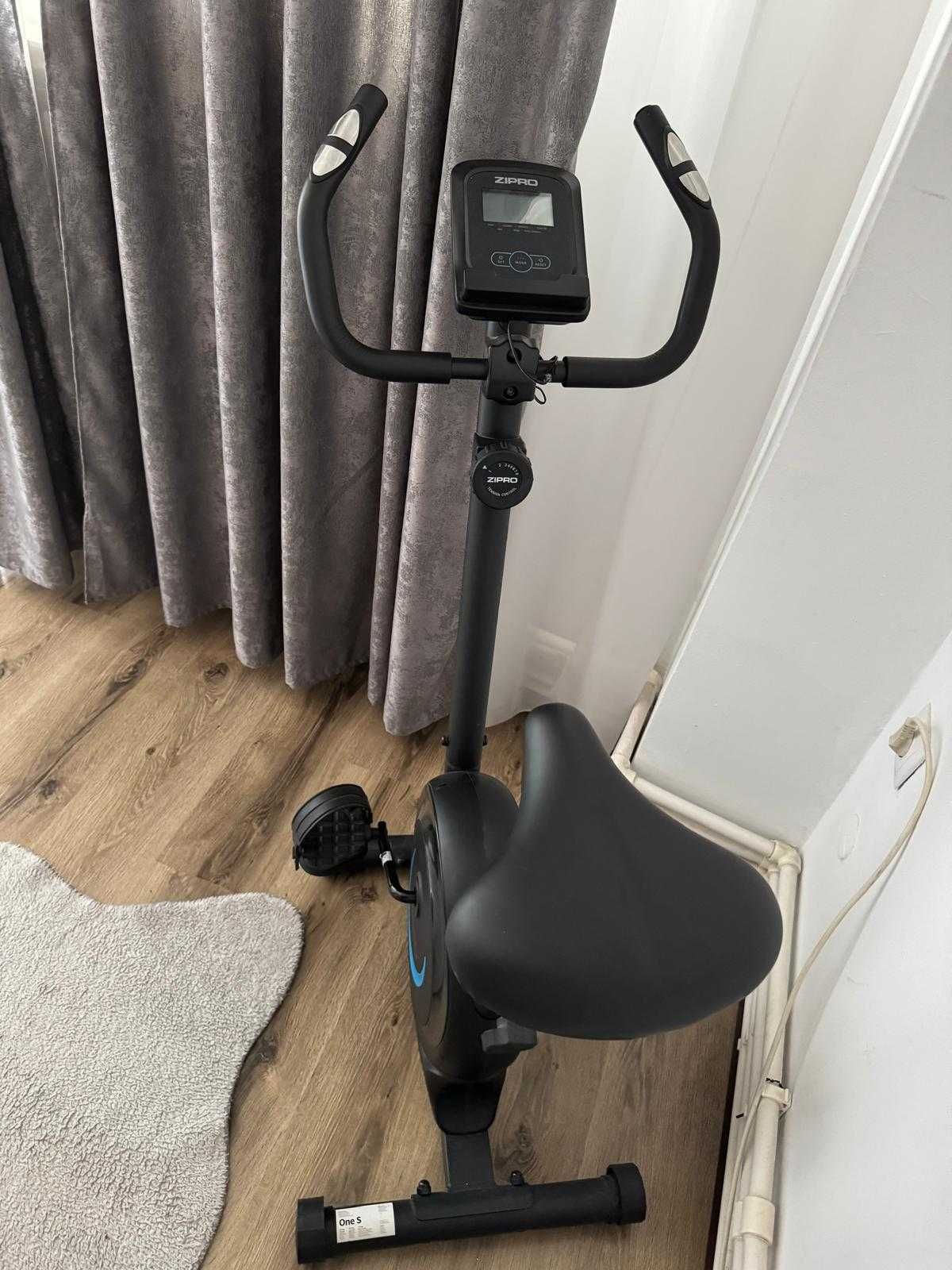 Bicicletă fitness ZIPRO One S, stare excelentă
