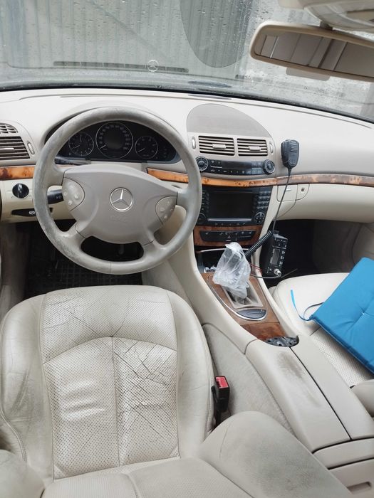Vând Mercedes E clas w211