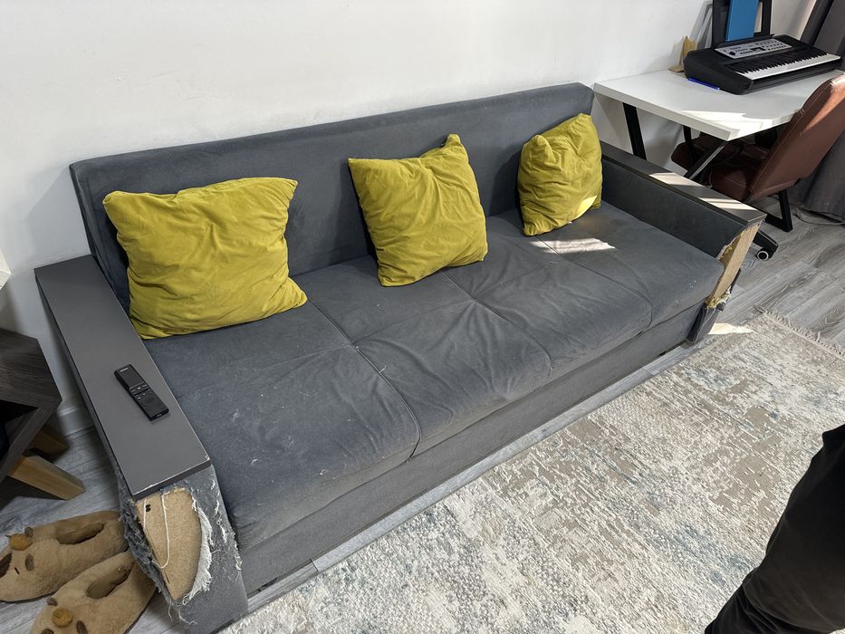 Отдам даром диван