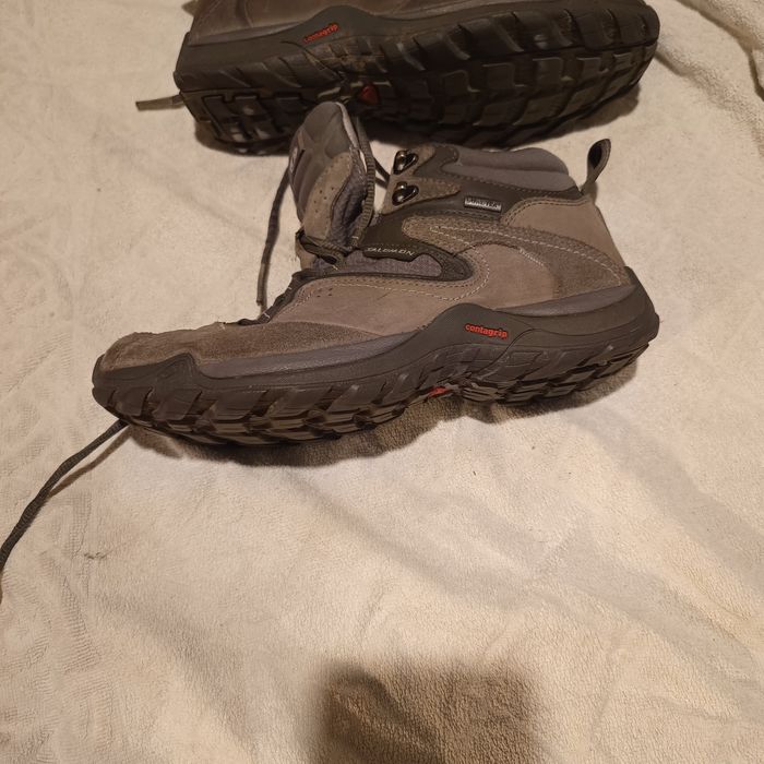 Ghete Salomon de piele