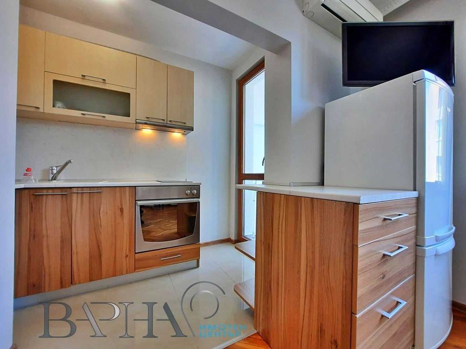 Дава се под наем Двустаен апартамент в Варна, Общината - 65 кв.м за 459 € - Снимка #1