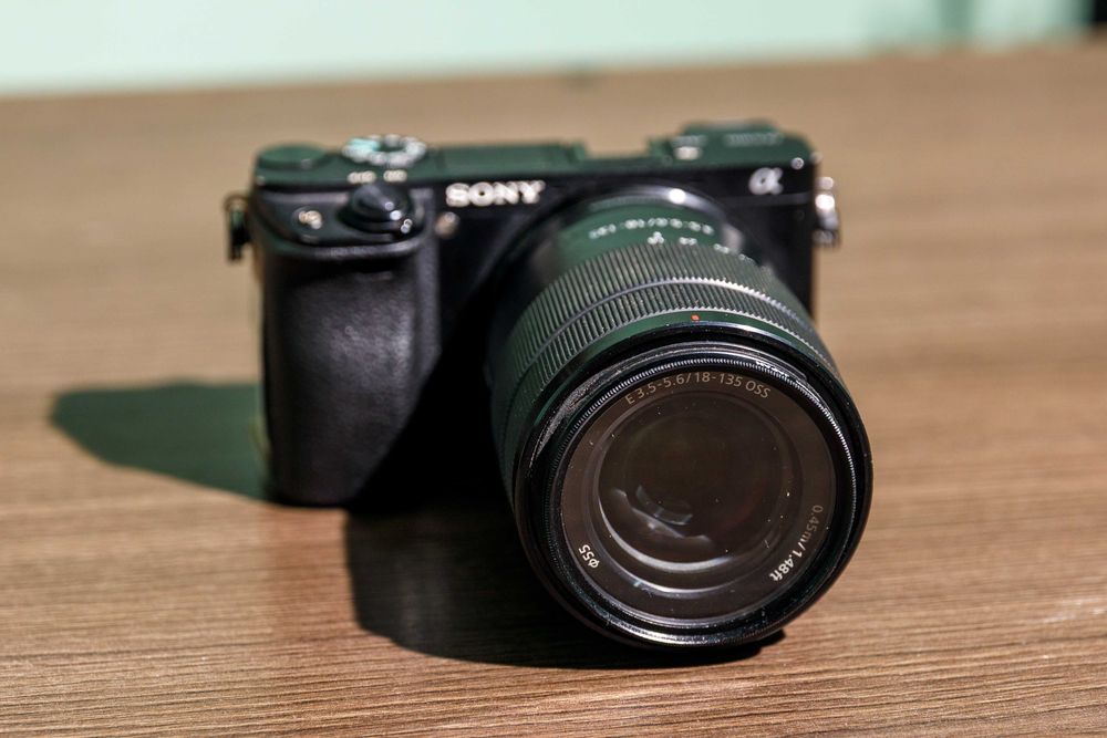 Sony A6300 + объектив 18–135mm