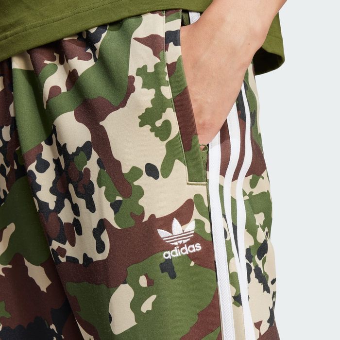 Pantaloni Adidas Camo SSTR Noi Originali Marimea L (Slim Fit)