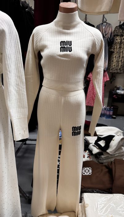 Compleu Miu Miu 40%% REDUCERE