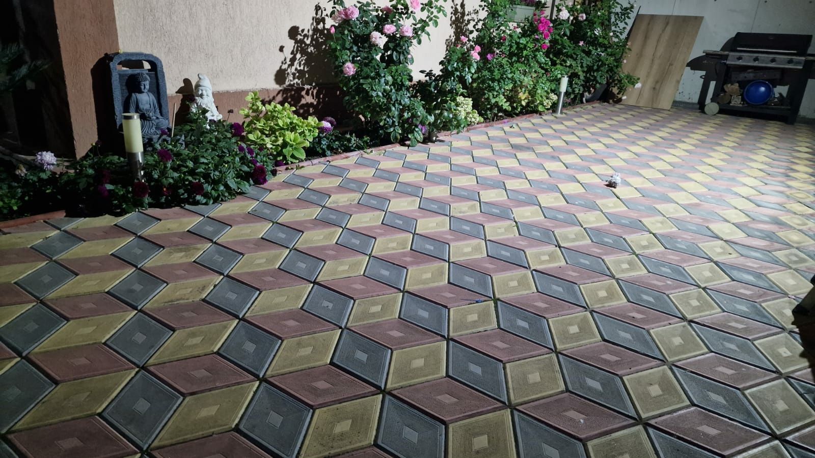 Extra preturi pentru pavaje si pavele model 21x21 cu montaj